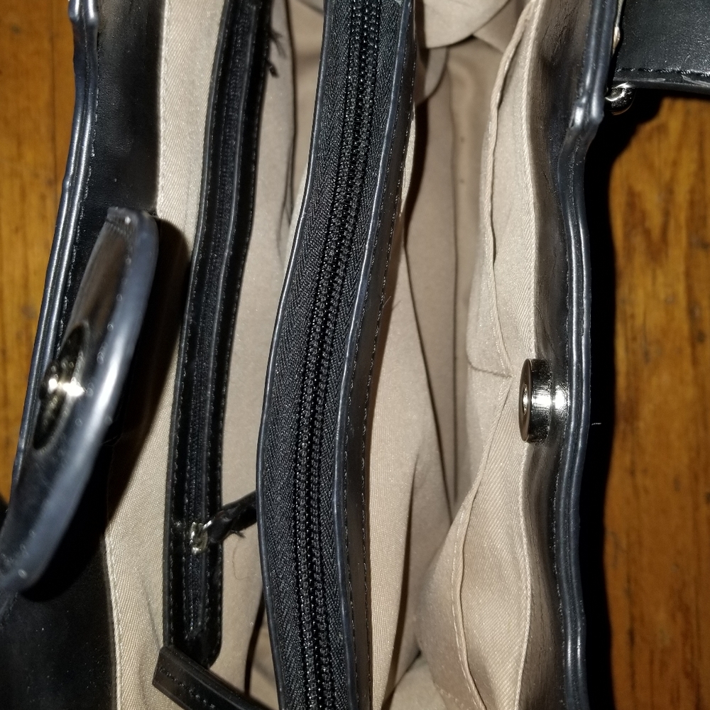 Purse - Picture 3 of 3